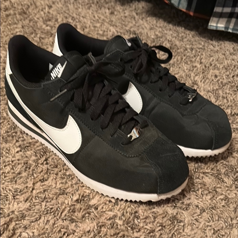 Nike Black and White Sneakers